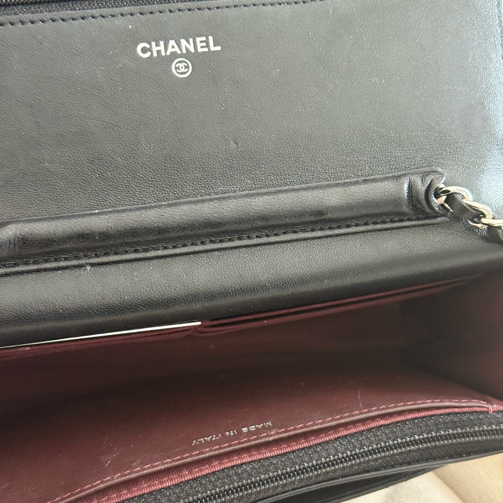 Chanel Black Quilted Crossbody Bag with Chain Strap - Picture 4 of 8